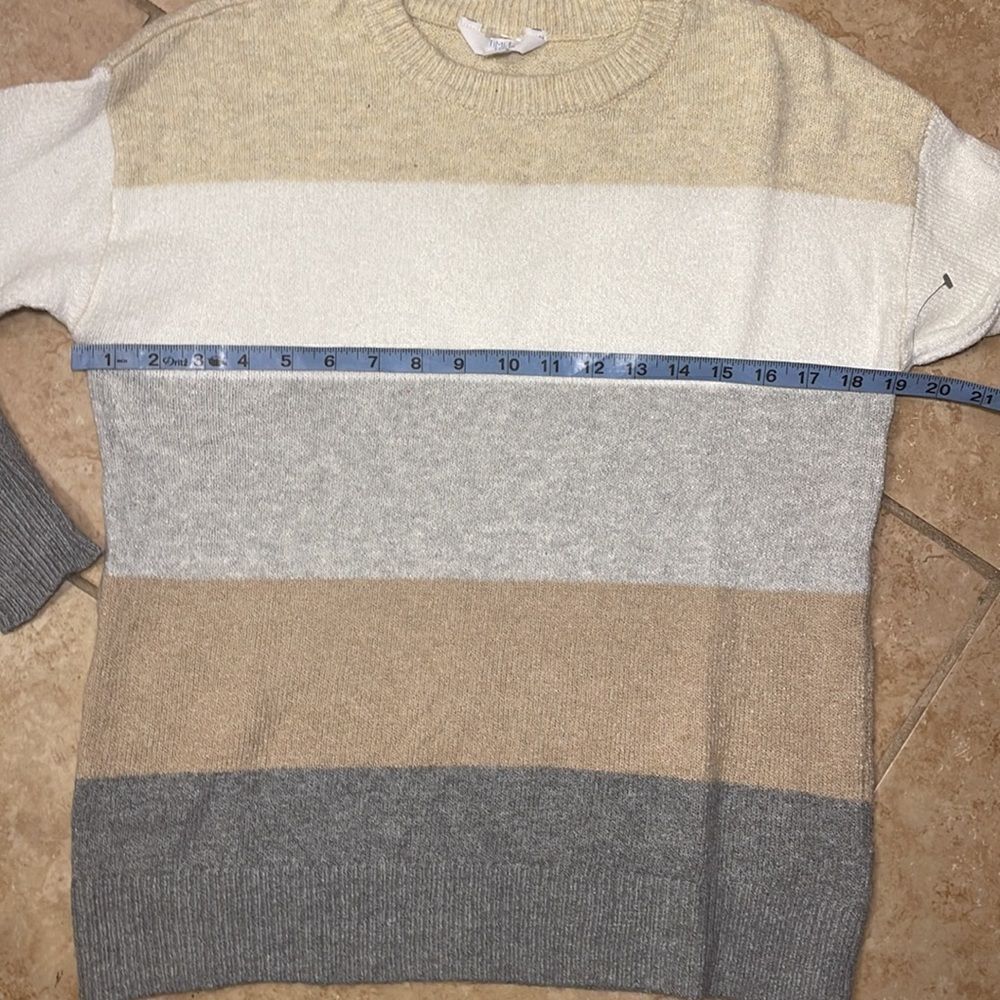Brand new Super soft pullover sweater - Picture 3 of 4